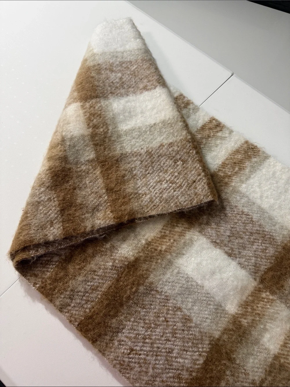 Calvin Klein Cream & Brown Plaid Fringe Throw Scarf 74 X17 inches